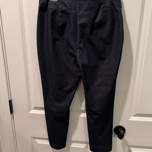 So Slimming Chico’s Pull On Crop Jeans 0.5/sz 6 - Picture 3 of 6